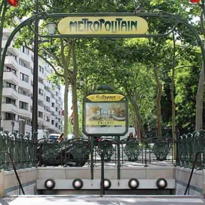 Studio Buttes Chaumont Refait A Neuf Paris Lejlighed